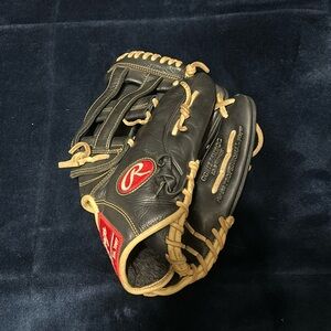Rawlings baseball glove
